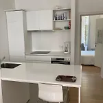 Renovated With Terrace South דירה