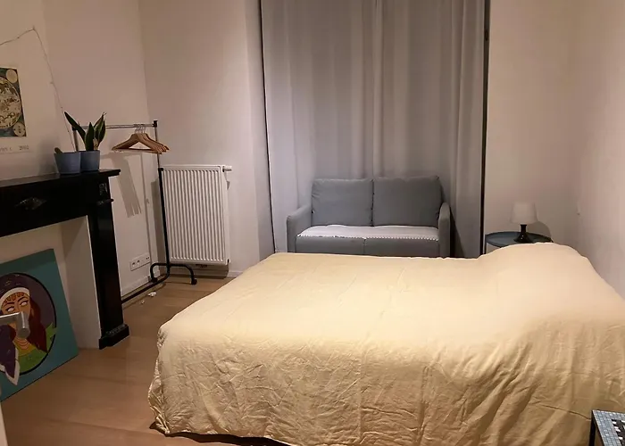 아파트 Renovated With Terrace South